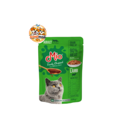 Un sachet repas sain et complet composé de tendres morceaux d'agneau en sauce, riche en vitamines et minéraux, formulé sans colorants pour chien adulte.
