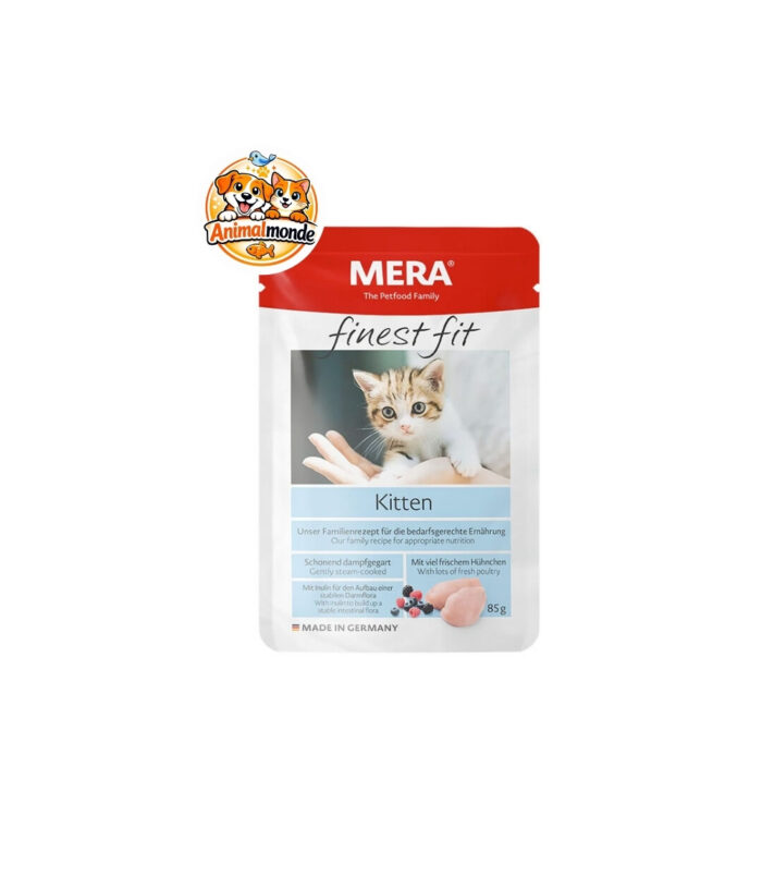 Amity Premium Salmon & Rice pour chat est un aliment complet et hautement équilibré formulé pour les chats adultes de toutes races. Cette recette savoureuse met à l'honneur le saumon, apportant des protéines d'excellente qualité et une forte concentration naturelle en acides gras Oméga-3 et Oméga-6. Elle est idéale pour prendre soin de la sensibilité digestive des chats tout en assurant une barrière cutanée saine et un pelage extrêmement doux et brillant. Avantages : Pelage Éclatant : Les huiles de saumon nourrissent le poil en profondeur. Haute Appétence : Le goût naturel du saumon stimule l'appétit des chats exigeants. Digestion Douce : Le riz aide à maintenir un transit intestinal stable. Taurine Incluse : Protège la fonction cardiaque et la vision de votre félin.