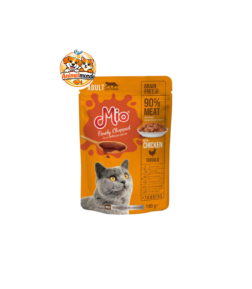 Un sachet repas sain et complet composé de tendres morceaux de poulet en sauce, riche en vitamines et minéraux, formulé sans colorants pour chien adulte.