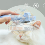 La brosse idéale pour éliminer les poils morts et garder le pelage de votre chien ou chat propre, sain et brillant.